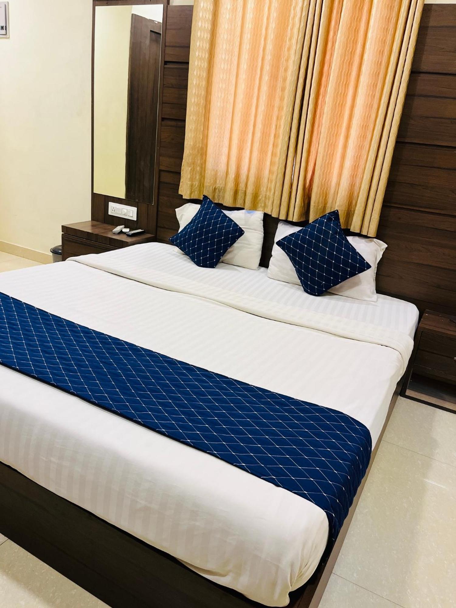 Stayguru Hotel Atithi 普杰 外观 照片