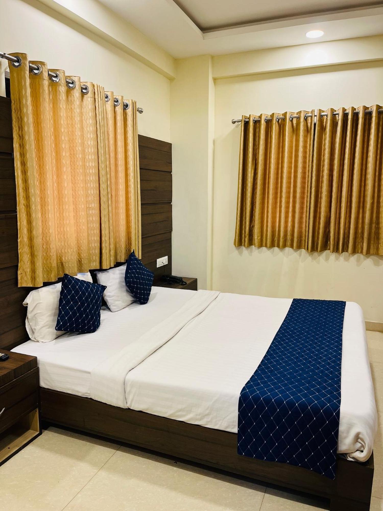 Stayguru Hotel Atithi 普杰 外观 照片